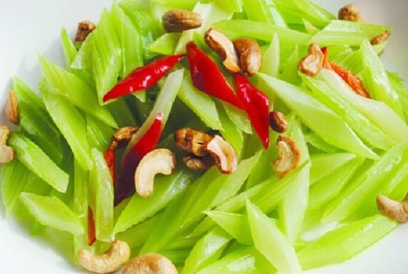 日常生活中|高血压患者的“福音”,建议多吃三种“降压菜”,降血效果好