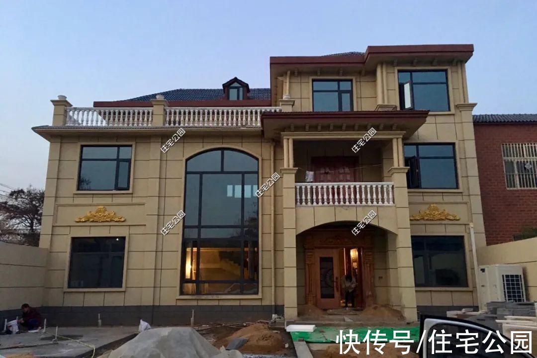 楼面|河南农村85万建三层别墅，比效果图还漂亮
