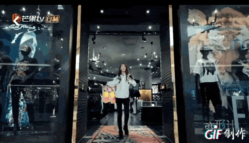 16岁不会穿衣，吃饭靠人喂，参加《变形计》后，她竟然变成了这样