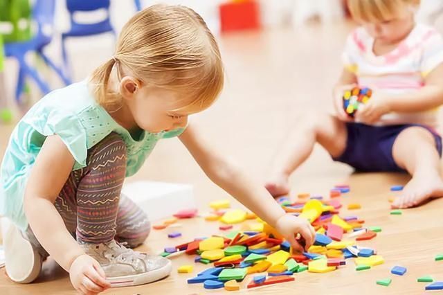 营养均衡|睡觉姿势和大脑发育有关,如果是如此睡觉,孩子的大脑发育很发达