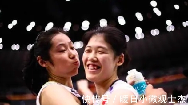 中国女排|国际排联官方海报:聚焦朱婷李盈莹王梦洁!张常宁龚翔宇意外落选