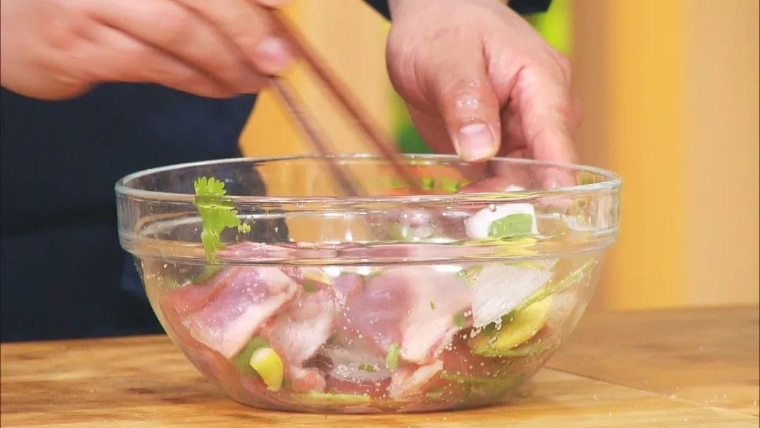  羊肉|「养生厨房」今日菜品——“脱胎换骨”羊肉煲