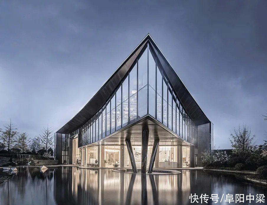 荣膺“2021中国房地产综合实力标杆品牌企业”|中梁地产 | 云璟