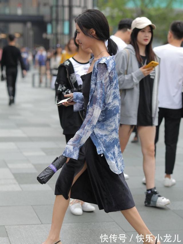 穿搭 舒适自在的连衣裙穿搭显得有品位,凸显气质让美腿修长,气质高贵