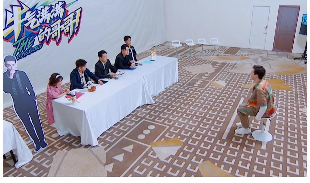 耀慶哥|陳立農(nóng)王耀慶玩打手板游戲，嗨到極點時，農(nóng)個笑成地主家的“傻兒子”