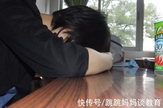 8小时睡眠论是骗人的?学生需要睡足这个数才行，你达标了吗?