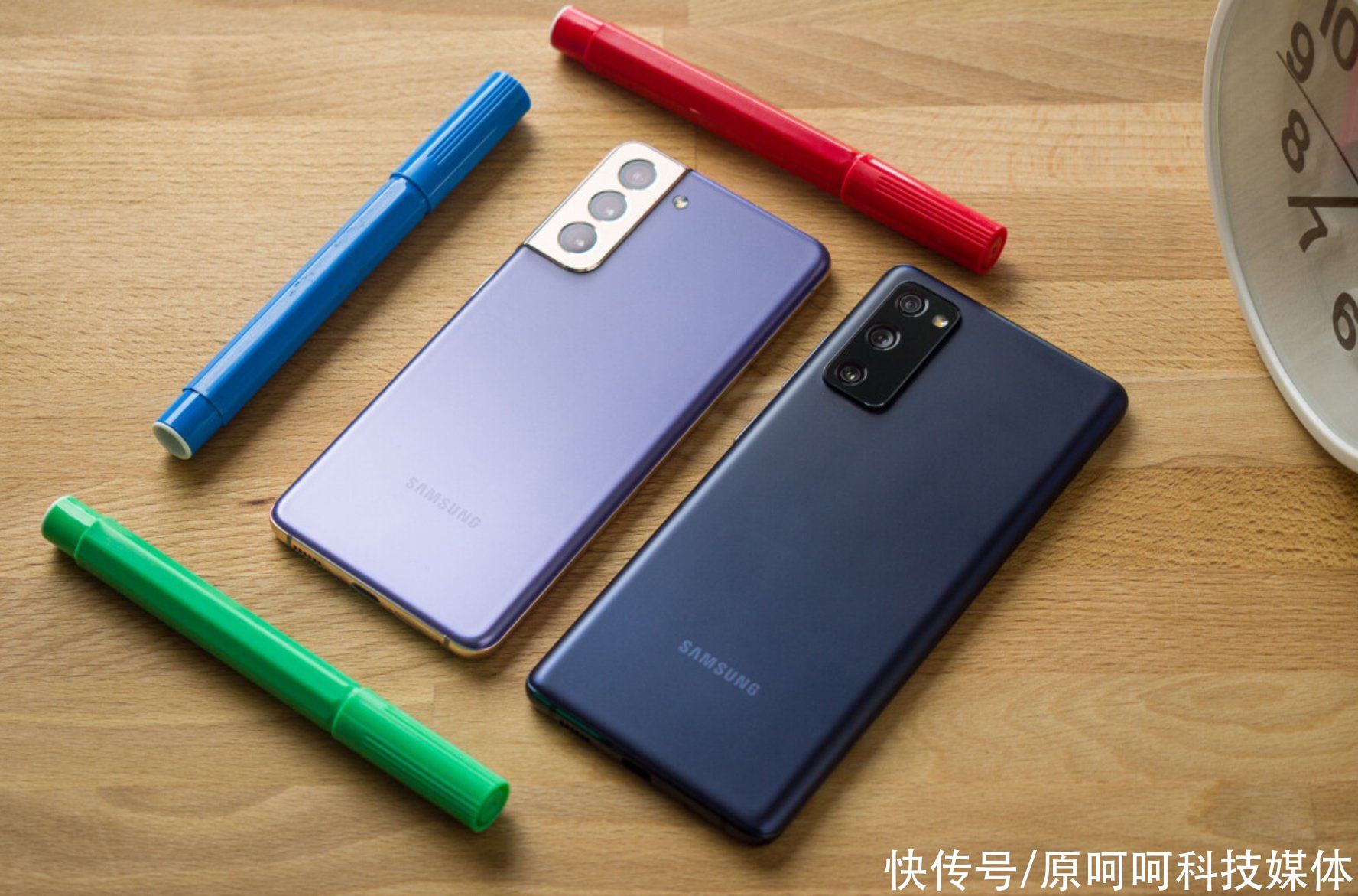 三星|围观！三星新旧旗舰机最强对抗：Galaxy S21 VS S20，却不相上下