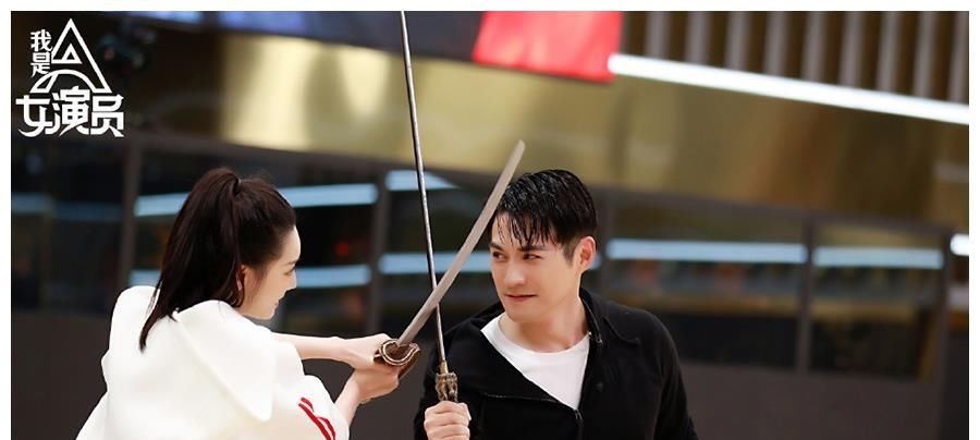 42岁严屹宽演旭凤，颜值吊打邓伦，为什么还是以前的明星好看？