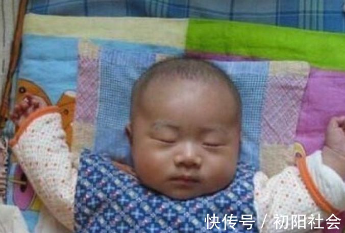 衣服|天再冷,孩子也最好别穿厚衣服睡觉,不然也许会损害孩子身体健康