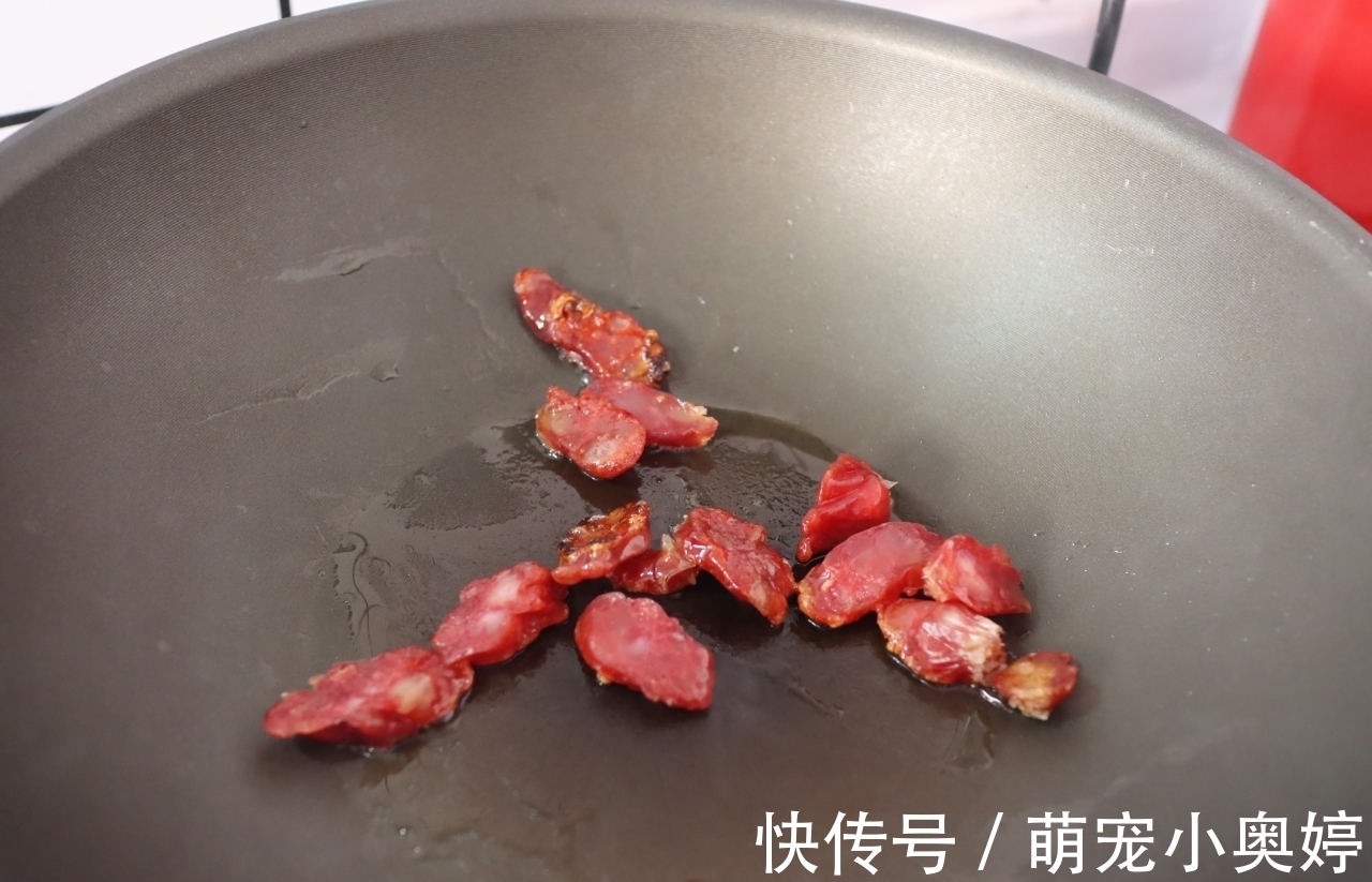 橄榄油|天一热，我家就爱做这道懒人饭，3种食材焖一锅，好吃又简单