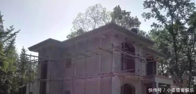 地基|赚钱了,要回家盖一栋这样的别墅,带开放式车库,让邻里都来羡慕