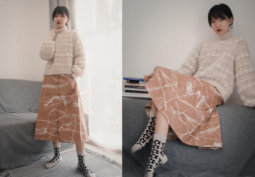 “毛衣＋半身裙”初春这样穿，时髦又撩人，气质很加分