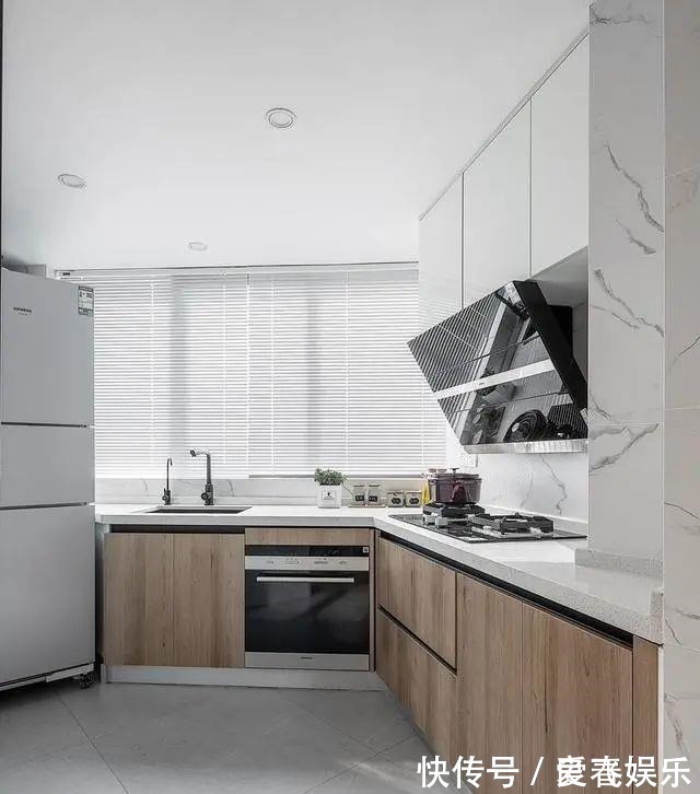 茶几|65㎡的奇葩小户型,刚进门就惊艳了,温馨通透又有格调