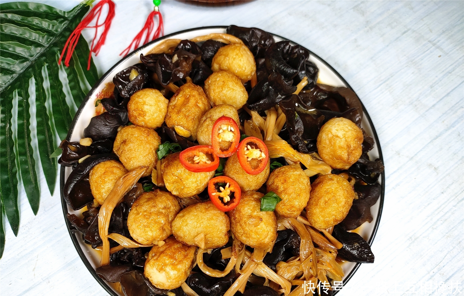  晒晒我家的年夜饭，4小时做12道菜，上桌后怀疑自己是“饲养员”