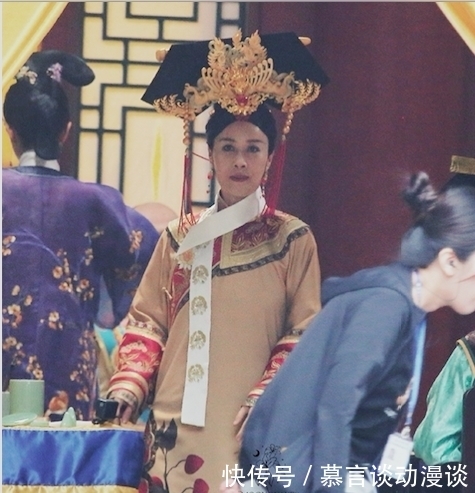 还珠格格|萌探综艺路透,本以为那英皇后造型足够霸气,却被曾黎古装惊艳到