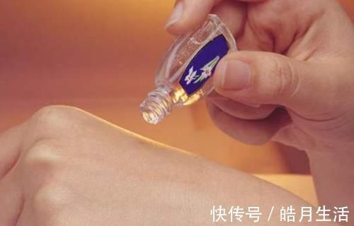 肚脐眼|睡前把“风油精”滴入肚脐眼,第二天起床后,你知道有什么效果吗