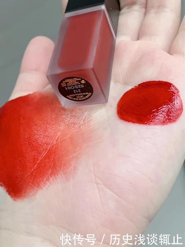 今年“甜柿子色”火了,比正红清透,比豆沙显白,难怪黑皮也喜欢