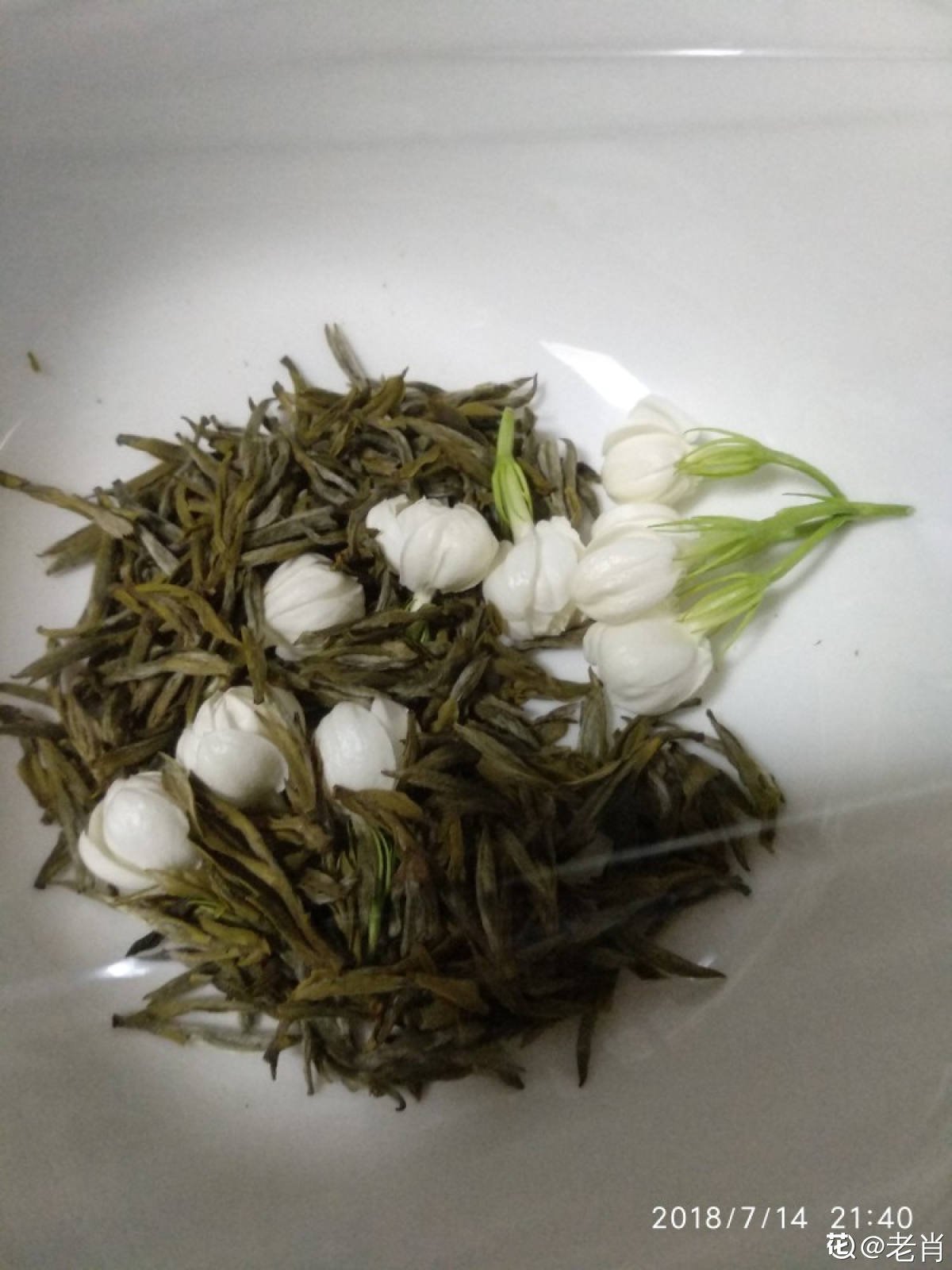 老人|茶叶扔掉太浪费，泡过的、过期的还能这样用，家里老人都不知道