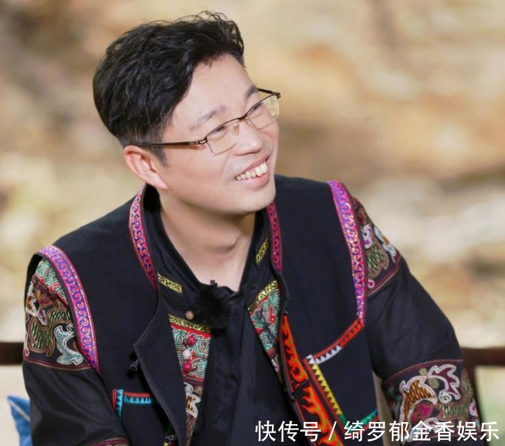 极挑 《极挑》官宣嘉宾海报,全员穿民族风服装,邓伦黄明昊少年感十足