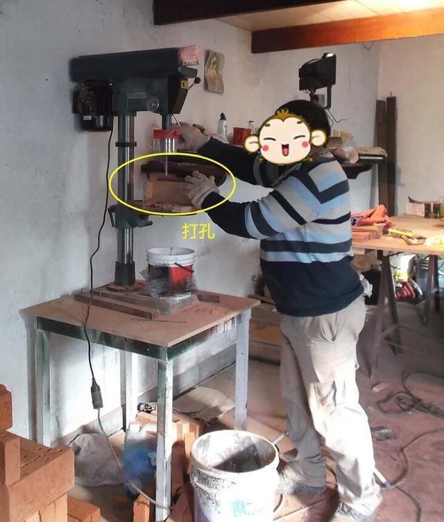 step|同样是砌红砖墙,国外不用水泥,细钢管串成一块模板,省一半工期