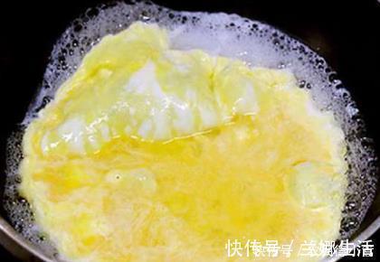 电子秤|教你做“水炒蛋”,做法简单,不需一滴油,做好蓬松鲜嫩,超好吃