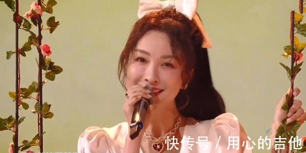 《快本》停播后，吴昕首次在芒果台露面，抱住何炅的那一刻我哭了