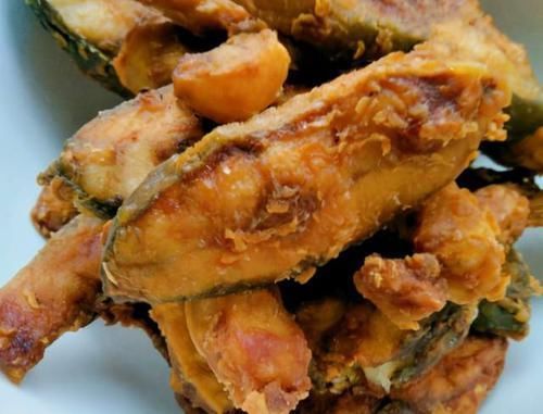 蛋液|炸鱼时，有人蘸面粉有人裹蛋液？大厨：教你正确做法，鱼肉香酥脆