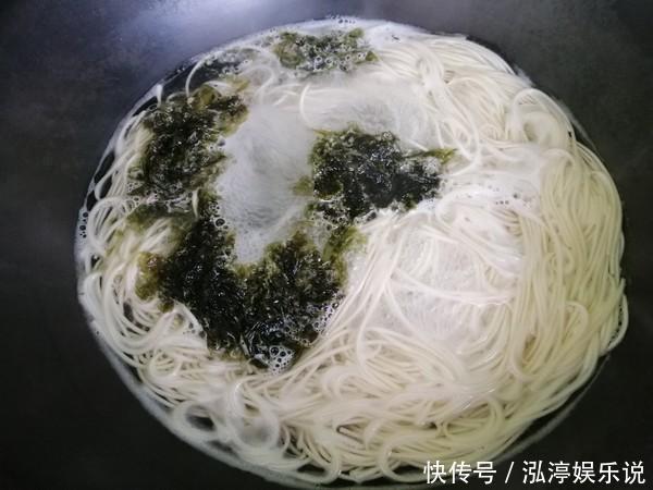 入适量|比面馆好吃百倍的酸汤面,5分钟就搞定,连汤汁都不剩!