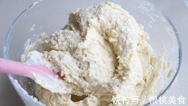 糖粉|简单几步，教你在家做曲奇饼干，又酥又脆比买的好吃，特别解馋