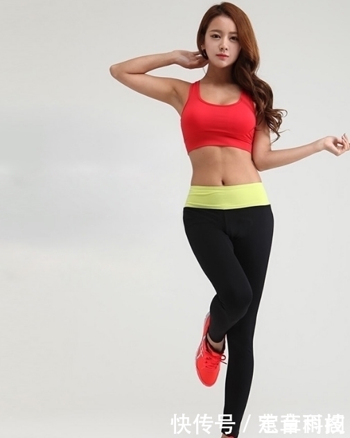 满心欢喜|时尚长腿美女的纯真可爱让人满心欢喜,散发唯美气质