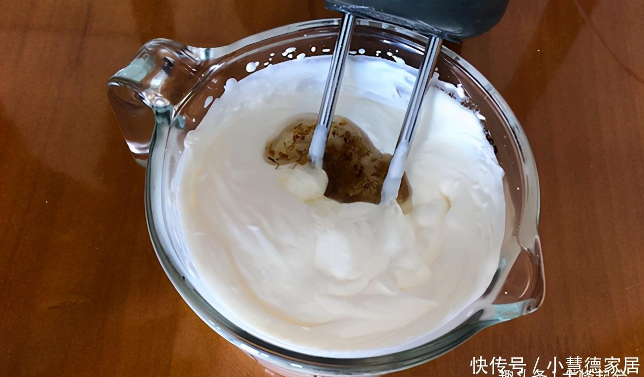 面皮|带着秋味的甜品,多层柔软的桂花蛋糕,入口即化,好吃又好看