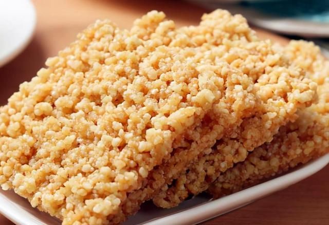 零嘴|电饼铛别烙饼了,教你做1款小零嘴,咸香酥脆小锅巴,省事更省时