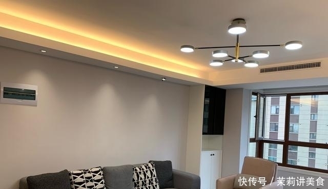 定制|新房装修完工,就差部分软装装饰,入户就被迷住了,宽敞又舒适