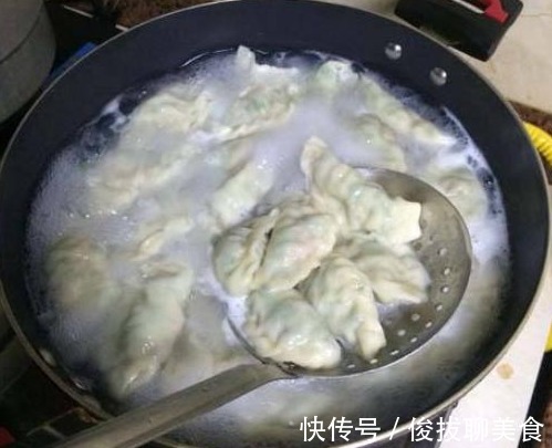 冰箱|保存饺子别直接放冰箱，内行人教你一招，放再久依旧新鲜，不粘连
