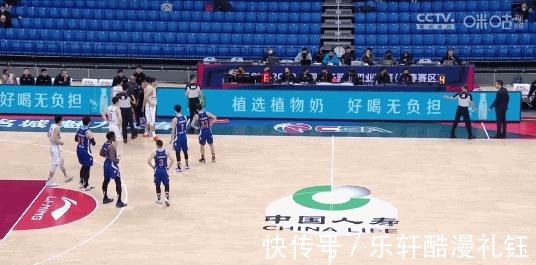 上海队|不讲武德,国骂回怼!李春江不惯着马布里的臭毛病为本土教练立威