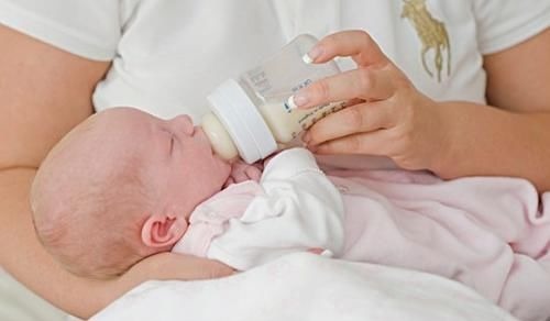 母乳喂养|宝宝频繁表示想喝奶,未必是因为“肚子饿”,读懂孩子需求更重要