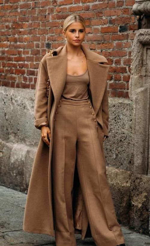 ?女人到了中年，穿衣打扮要“得体”，更要学会不装嫩也不显老