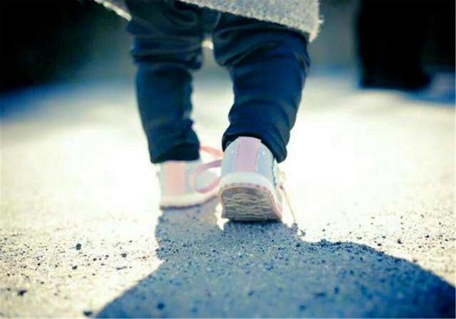 站立|一个口诀，说清0“大动作发育”进程！