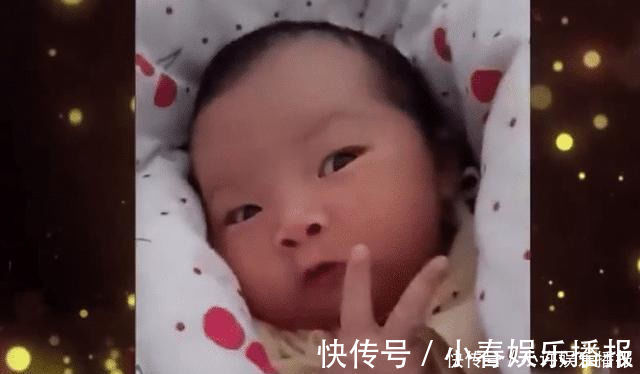 家长|“孟婆汤又掺水了”宝宝看到家长给自己拍照,举起了剪刀手