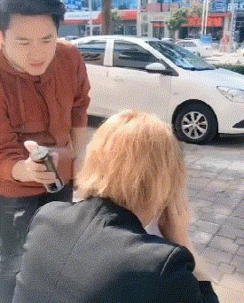 |搞笑GIF:娶了个这样的媳妇真是无语了啊,欢乐无限多呢