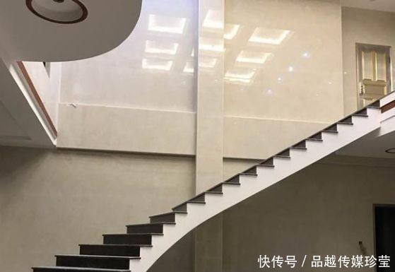 名次|晒晒我家的新别墅，200万建好包装修，在我们村还排不上名次