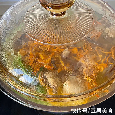 榛蘑|母鸡两吃——虫草花鸡汤+麻辣鸡块