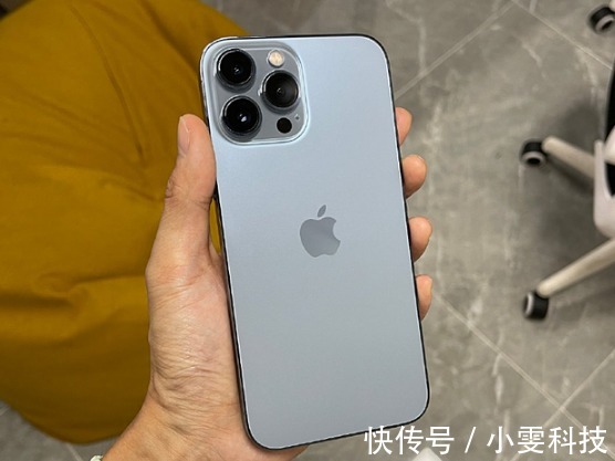 无线充电|用了一年的华为P40Pro+，如今换成iPhone13Pro，差距肉眼可见！