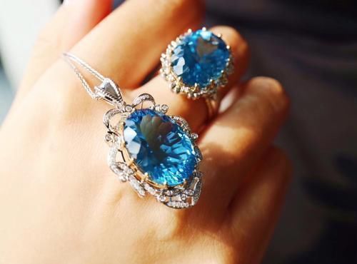 红宝石|宝石界的“双胞胎”外表难分辨,找特征看破绽,鉴别起来没问题