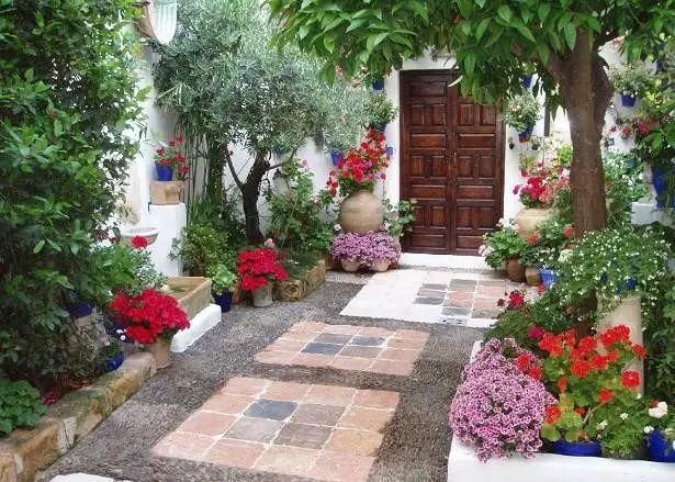 喜欢花草的你，怎么可以没有一方小院~