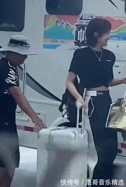 周也|中餐廳最新路透,姚安娜多看龔俊一眼都被罵,節(jié)目未播就遭受網(wǎng)暴