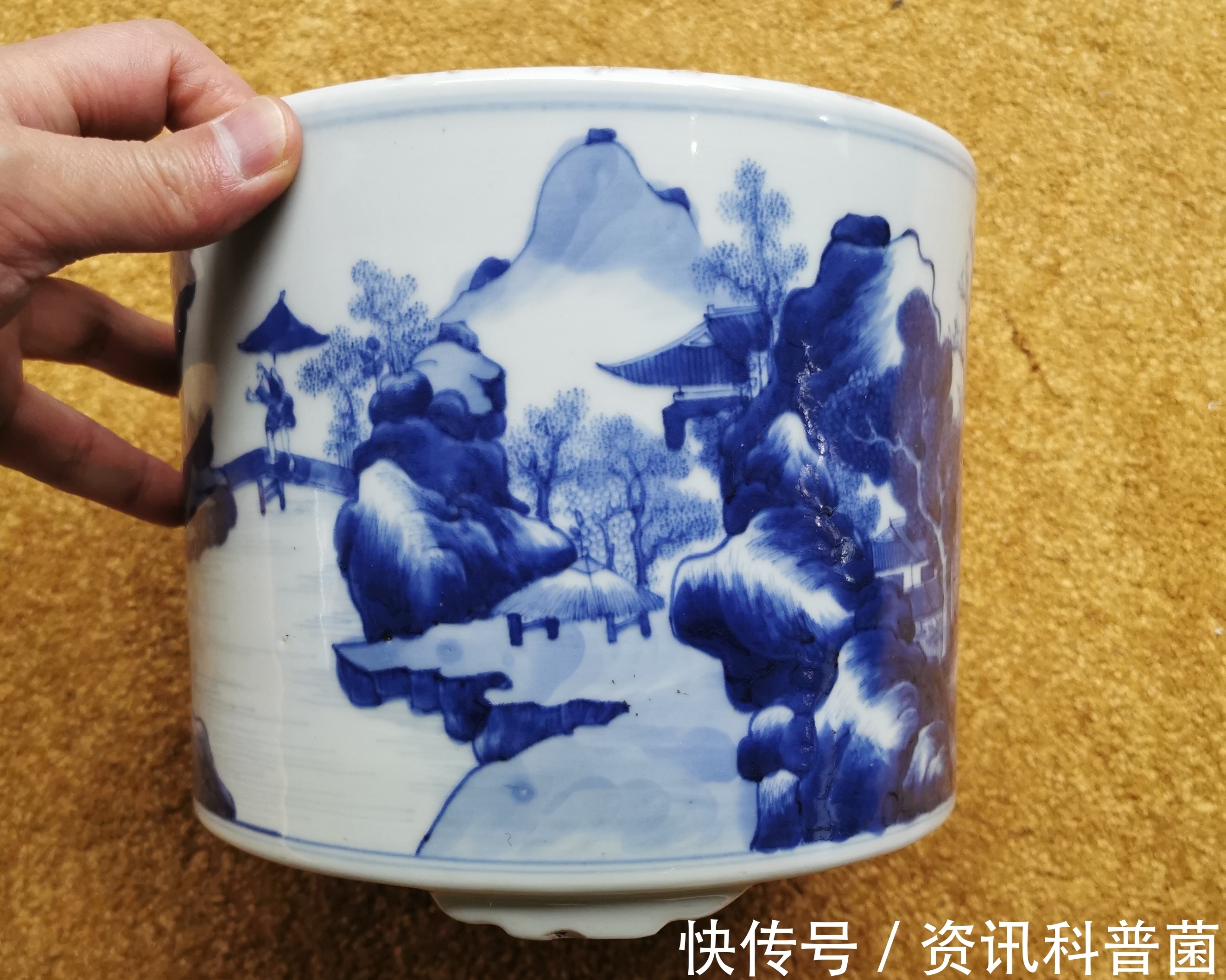 点景$崔凯:青花筒式炉,时代气息有差异