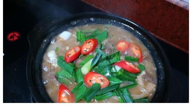 这是猪肝的好吃新做法，没出锅就满屋飘香，营养又下饭，真好吃