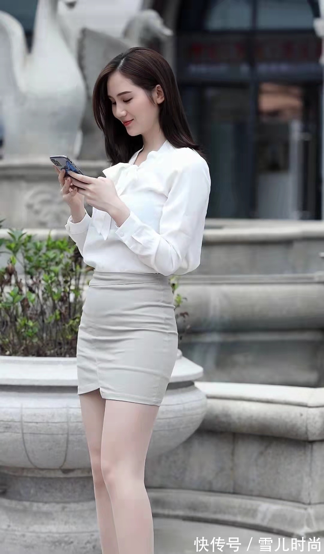 女人味 时髦又气质的西装裙搭配高跟鞋女人味十足,彰显独特的时尚感!