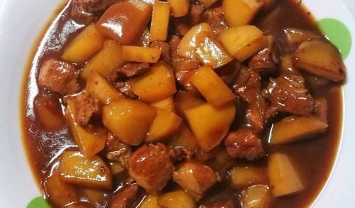 土豆|红烧肉最好吃的做法，肥而不腻，最关键是这一步！